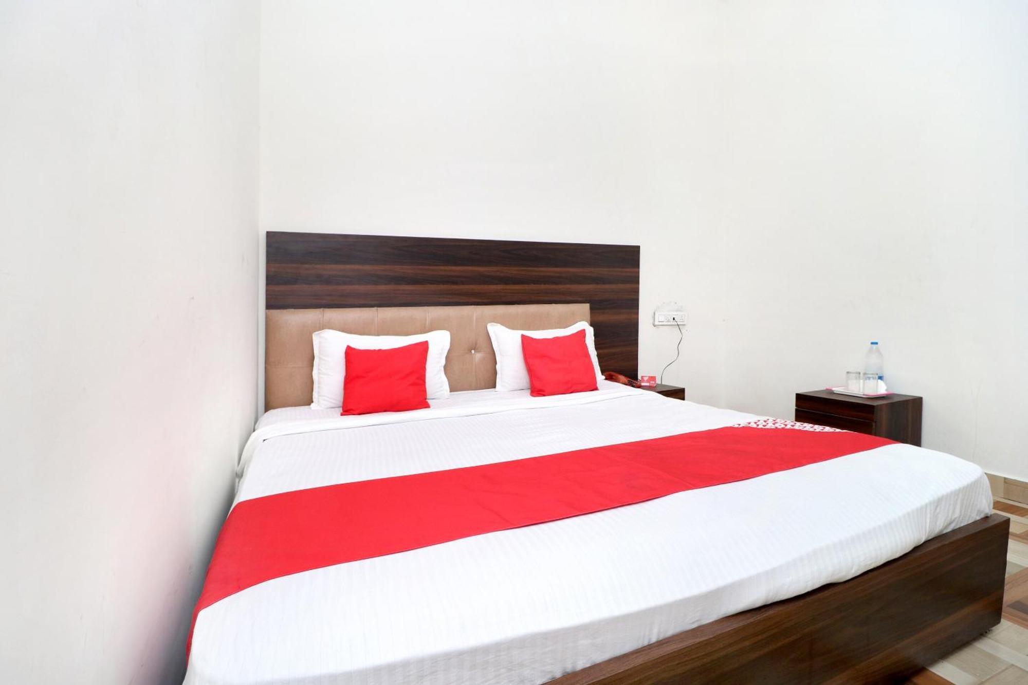 Hotel O Livinn Hub Amritsar Exterior photo